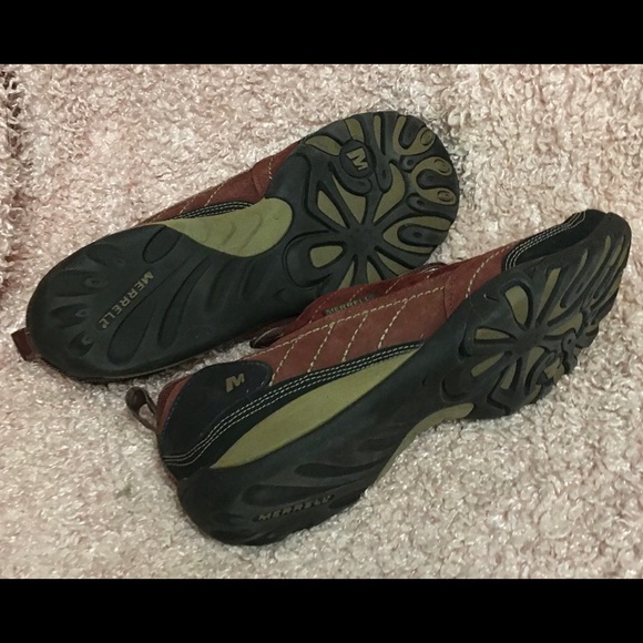 Merrell suede lace up athletic shoes. Women’s 10 - Picture 4 of 4